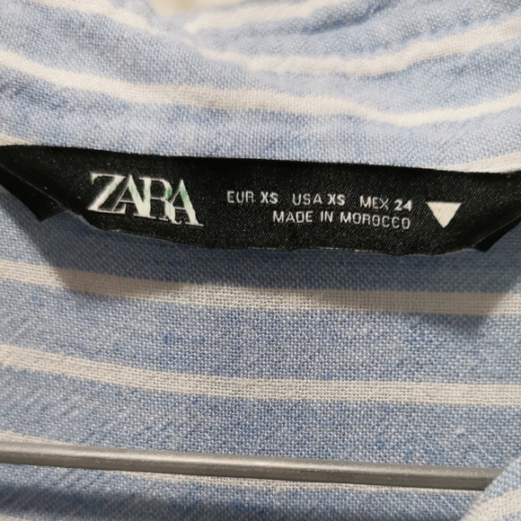 Zara Sky Blue Striped Blouse. Buttons in the frontband up the back. - Picture 2 of 3